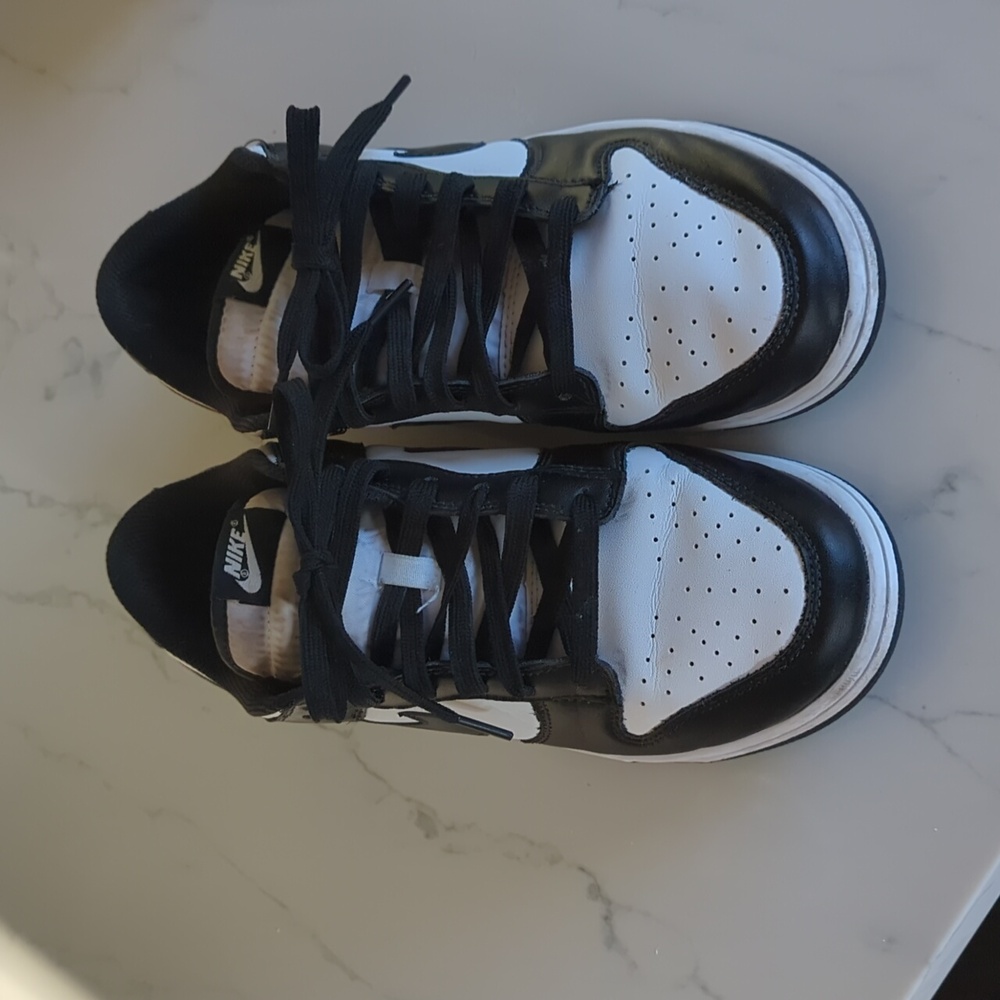 Nike Dunk Pandas low tops men's size 9